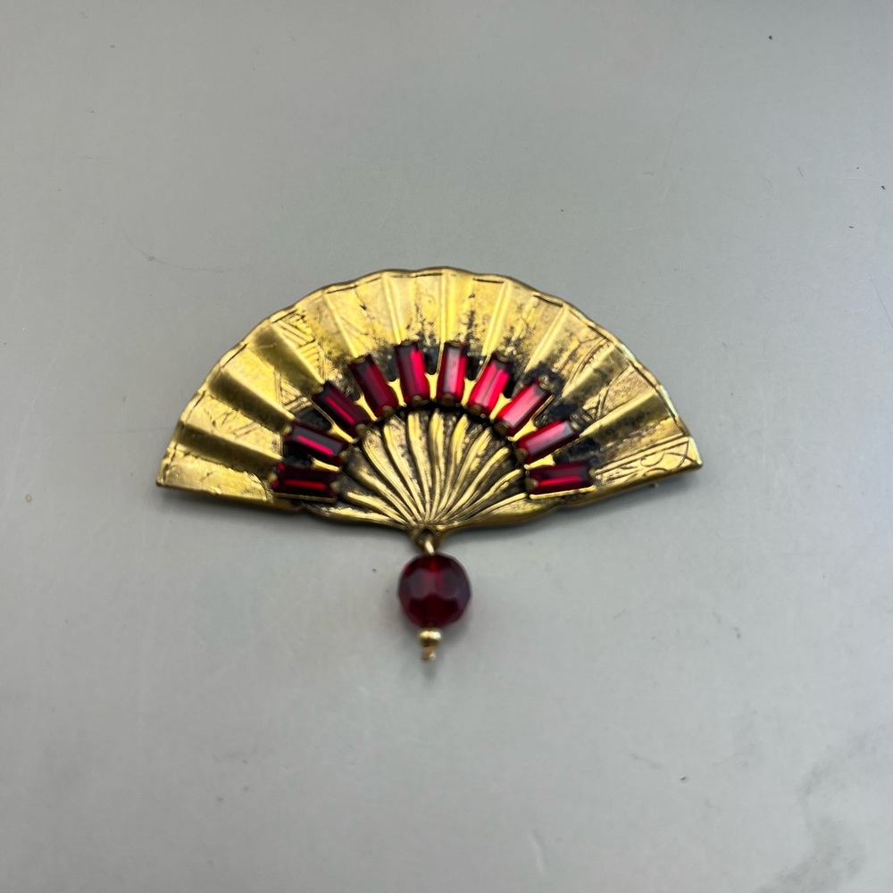 Elegant Vintage Gold and Red Fan Brooch
